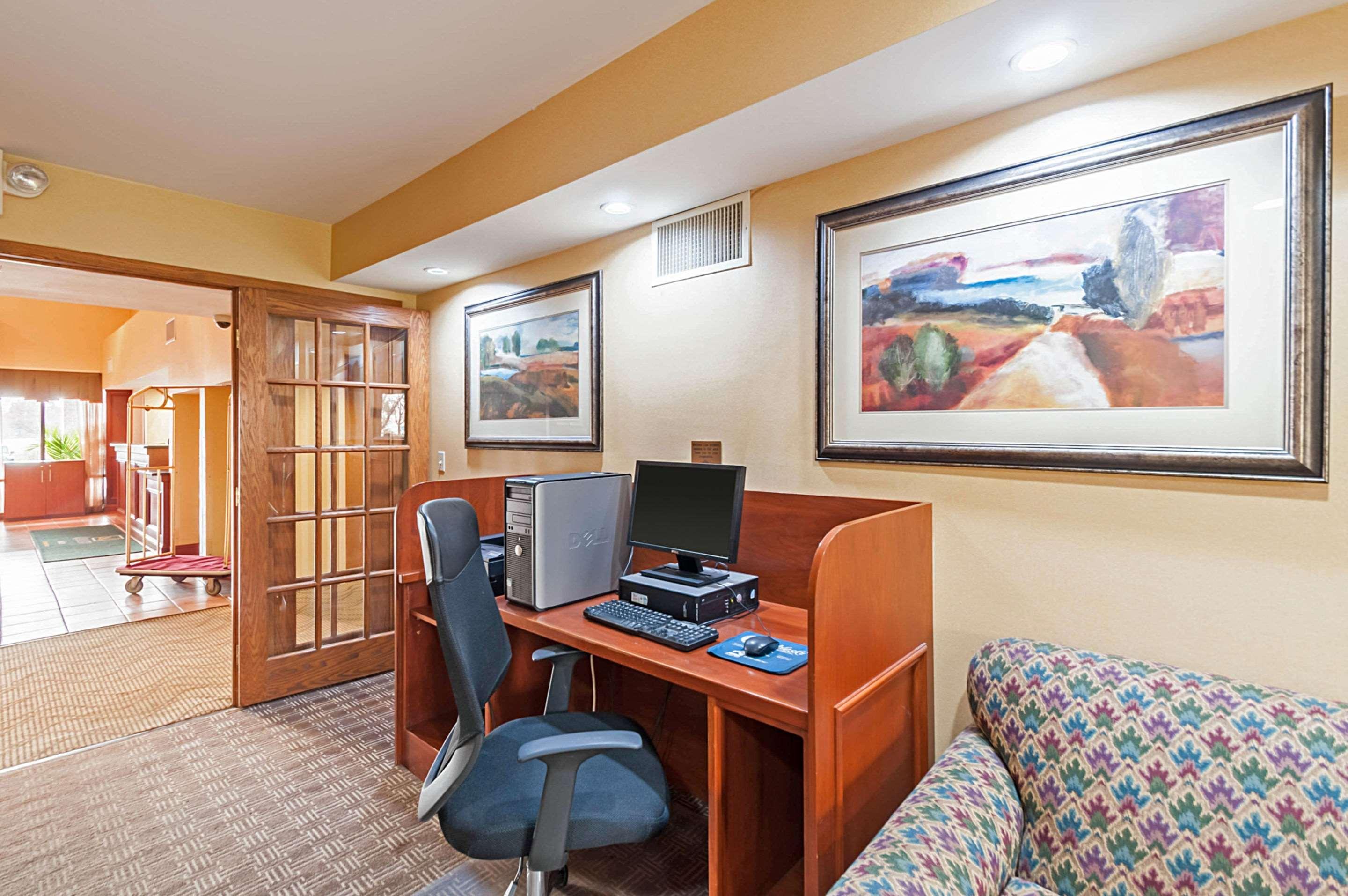 Quality Suites Честертаун Экстерьер фото
