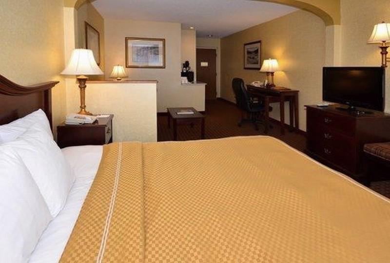 Quality Suites Честертаун Номер фото