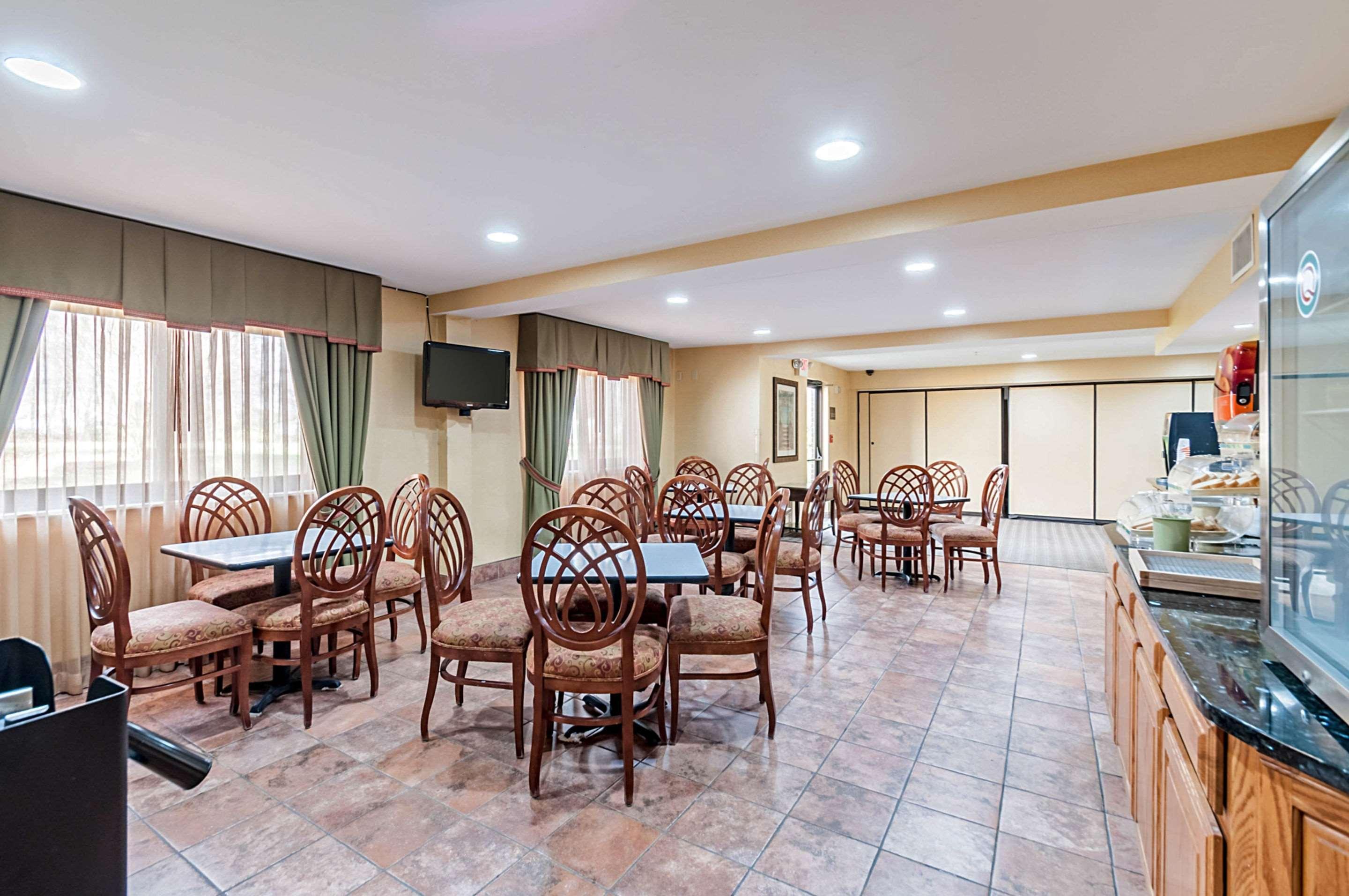 Quality Suites Честертаун Экстерьер фото