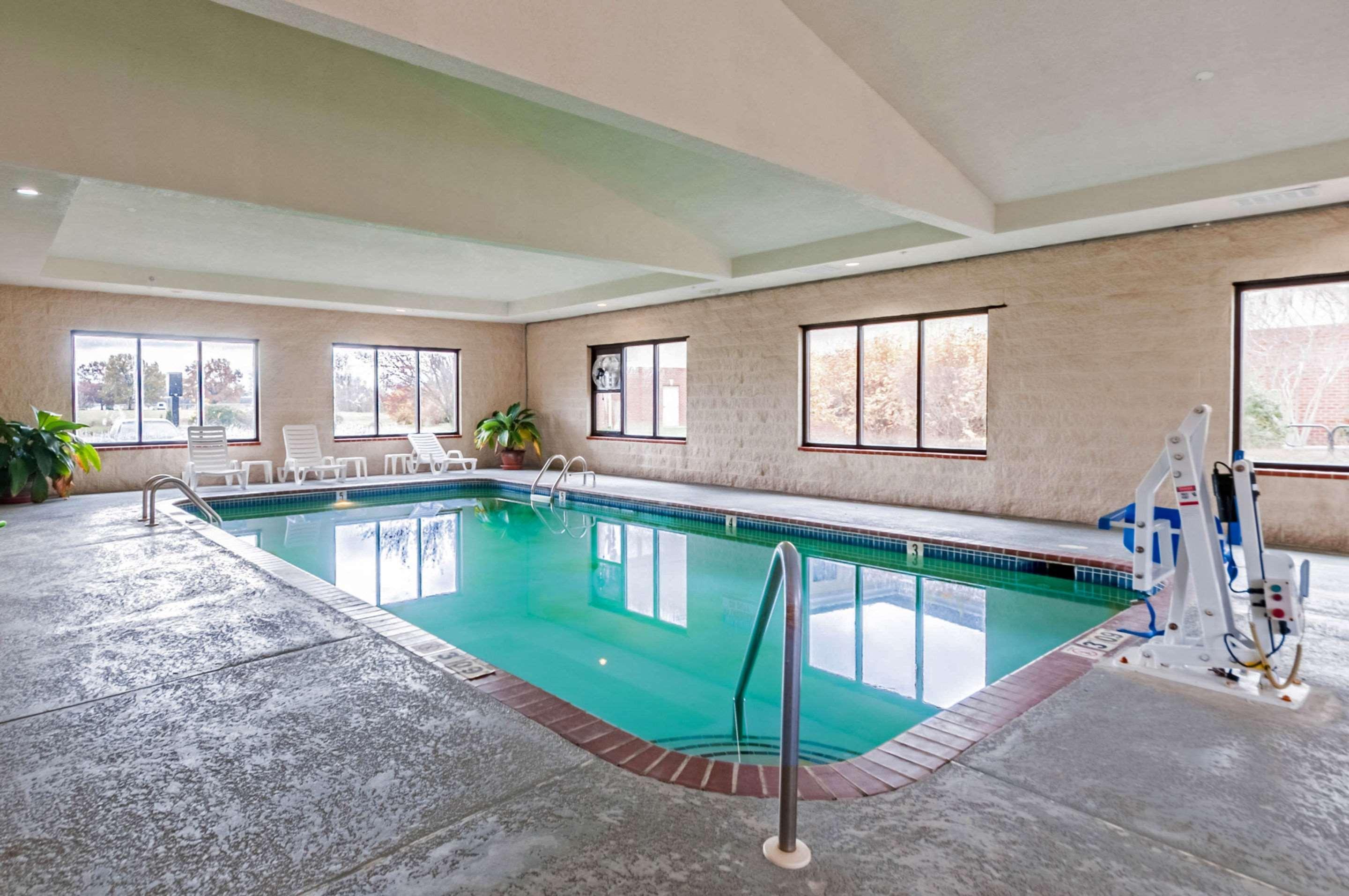 Quality Suites Честертаун Экстерьер фото
