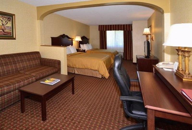 Quality Suites Честертаун Экстерьер фото
