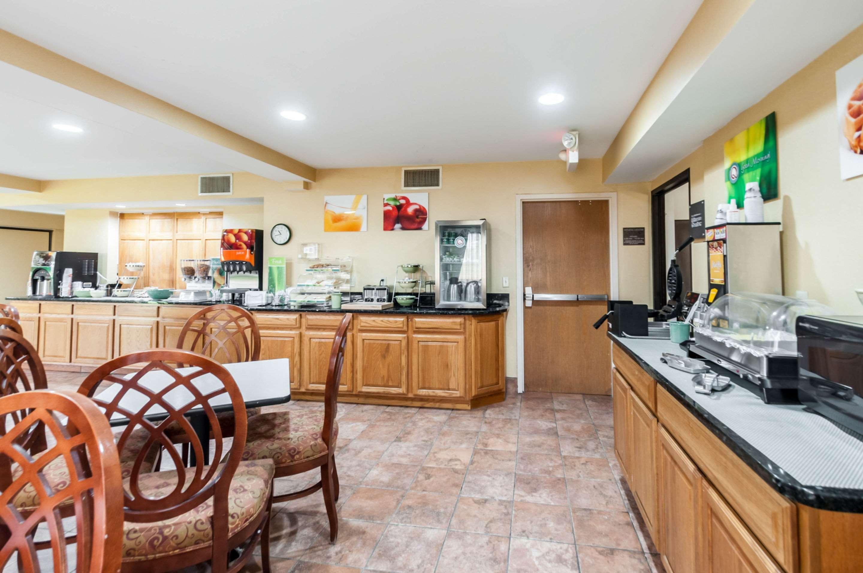 Quality Suites Честертаун Экстерьер фото